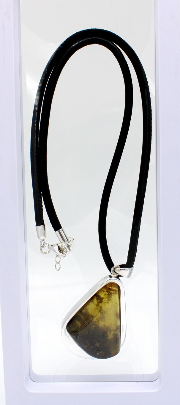 Moderner Bernsteinanhänger 925er Silber mit 4mm Rindsleder im 3D Display – Bild 3